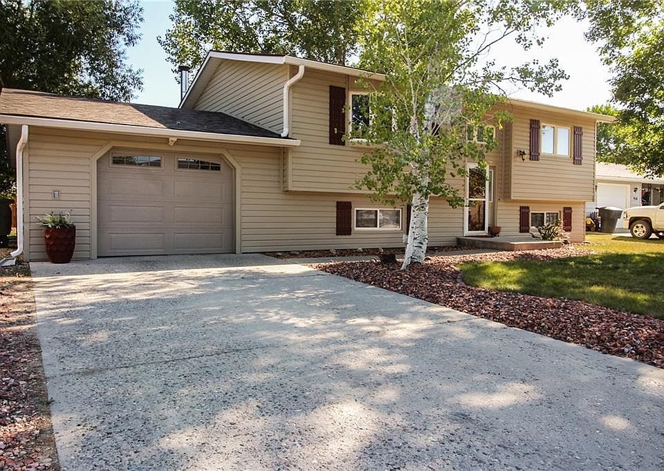 1st image of 932 Blue Sage Ct