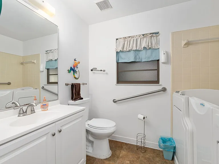 8479 NW 38th Dr — Photo 18
