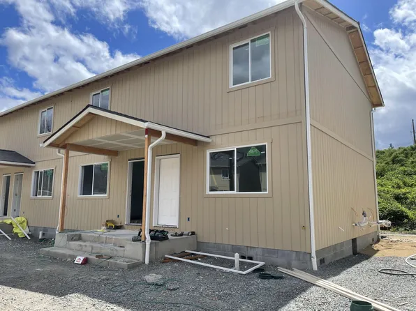 610 N Main St, Phoenix, OR 97535