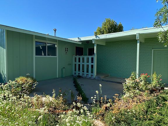 3rd image of 12 Bear Dr