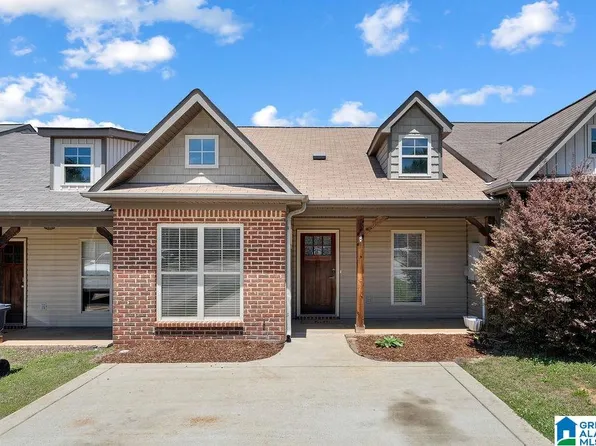 204 The Heights Dr, Calera, AL 35040