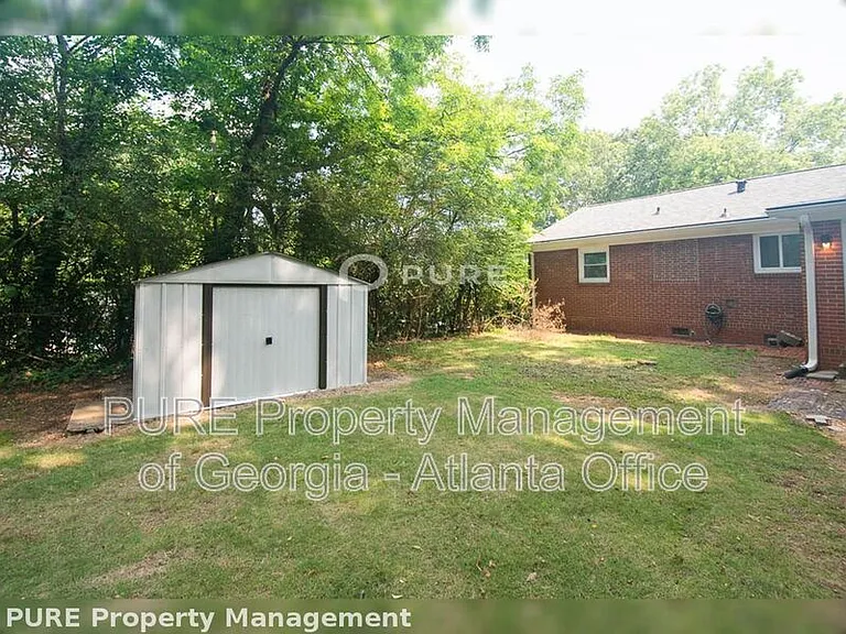 439 Chester St SE — Photo 17