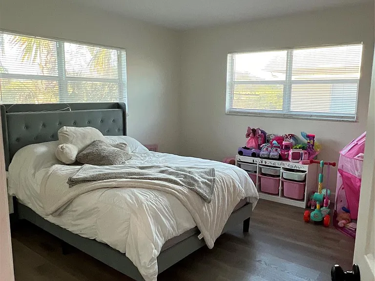 1061 NW 45th St #8 — Photo 9