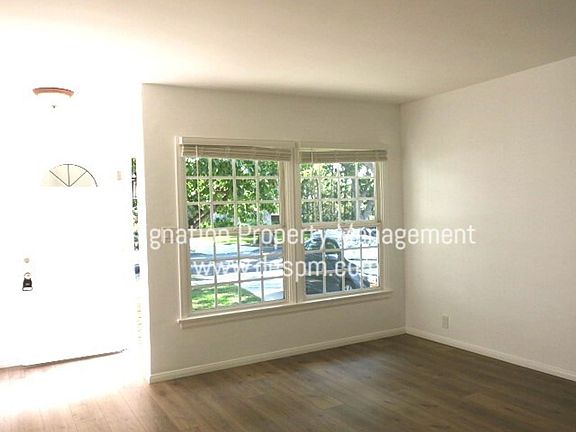 2nd image of 925 N California St