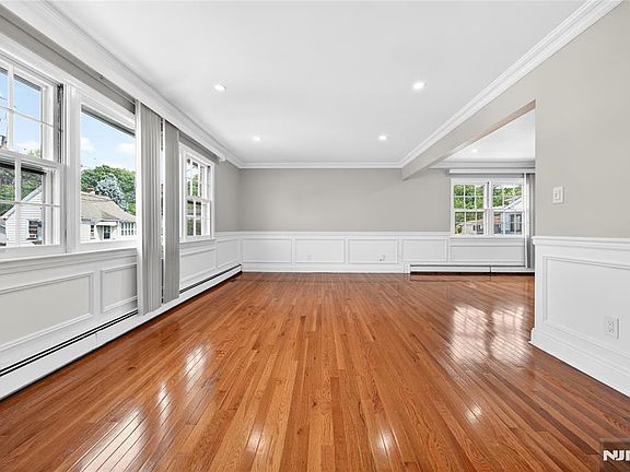 4th image of 28 1st Street