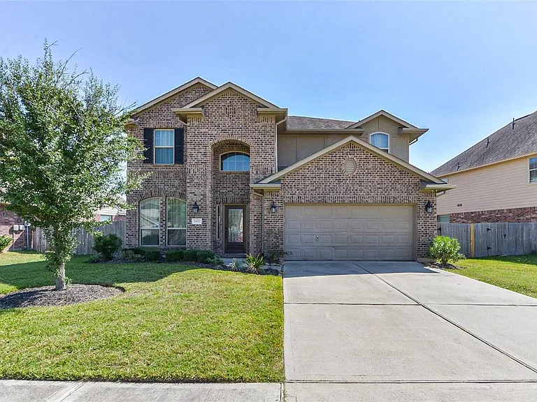 19027 Bowden Harbour Dr — Photo 2