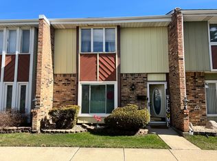 12 Sioux Ct, Justice, IL 60458
