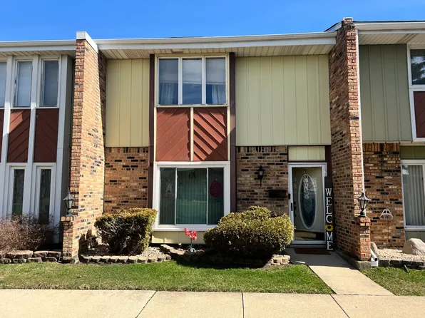 12 Sioux Ct, Justice, IL 60458