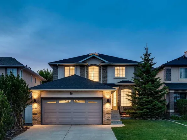 16 E Simcrest Poin SW, Calgary, AB T3H 4K1