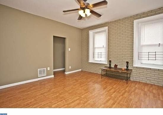 5th image of 181 Dupont St