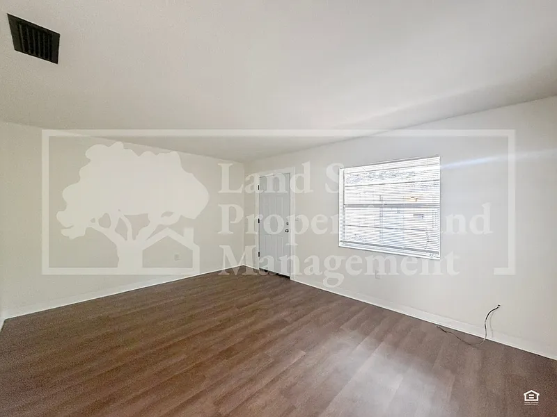 2 bed, 1.0 bath, 855 sqft, $1,395 — Photo 4