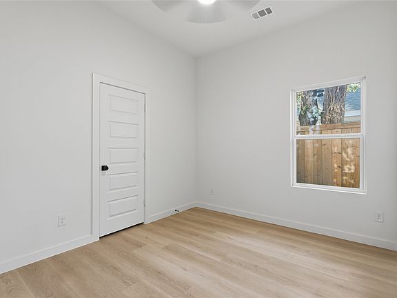 5th image of 817 Brooks Ave
