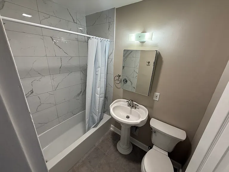 11 Bedford Ave #E4 — Photo 6