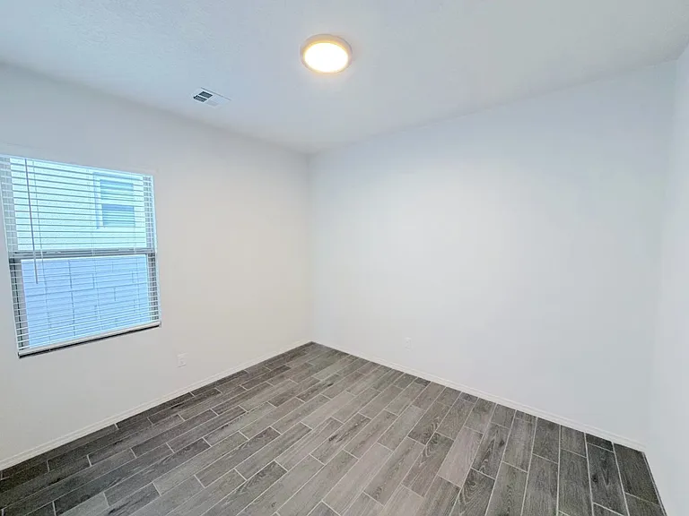 5777 Cosmo Ct NE — Photo 17