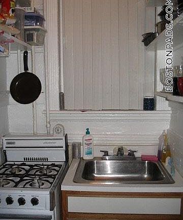 2nd image of 28 Hemenway St #4