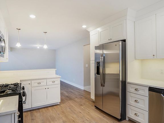5th image of 2174 Boardwalk Ct #11