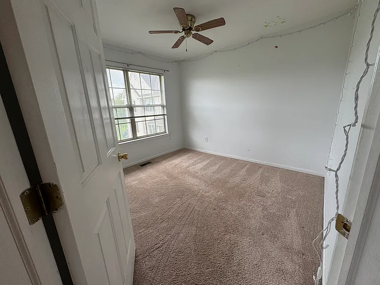 3008 Gateway Dr — Photo 4