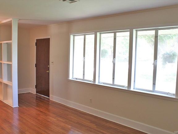 5th image of 905 Parkwood Dr