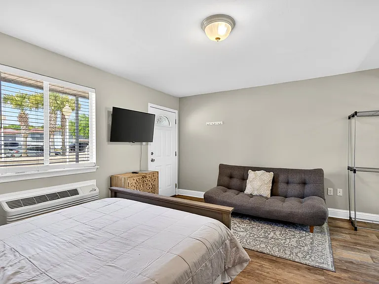 1664 Beach Blvd #37 — Photo 4