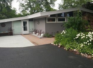 1112 N 124th St, Wauwatosa, WI 53226