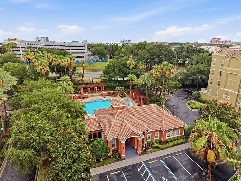 7689 Toscana Blvd — Photo 18