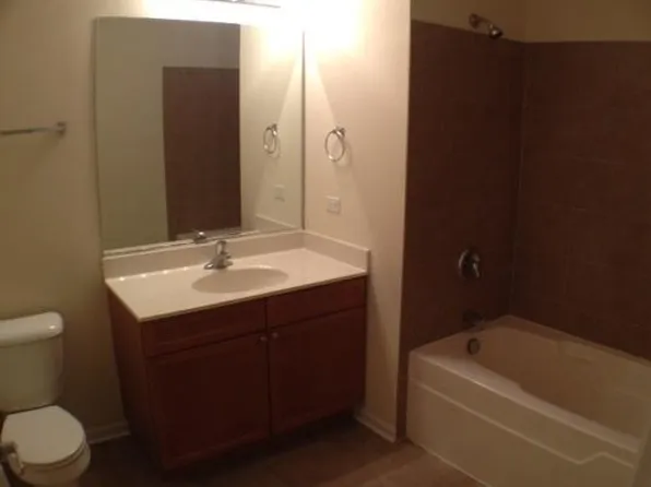 2017 Harrison St #206, Melrose Park, IL 60201