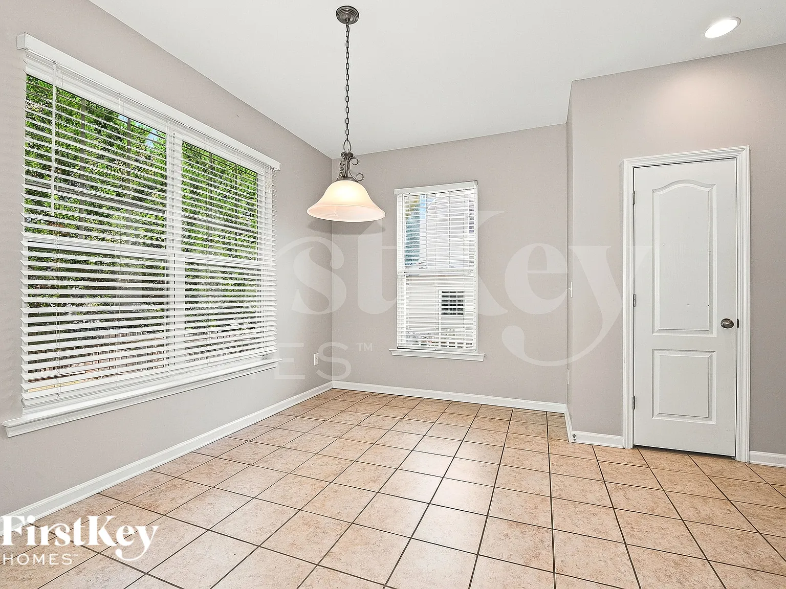 3 bed, 2.5 bath, 2441 sqft, $2,355 — Photo 4
