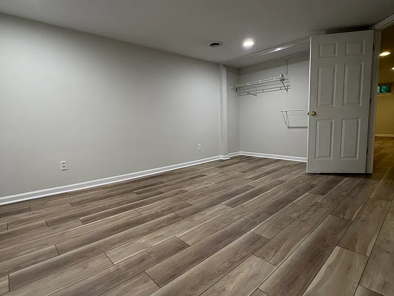 464 Quan Ave — Photo 16