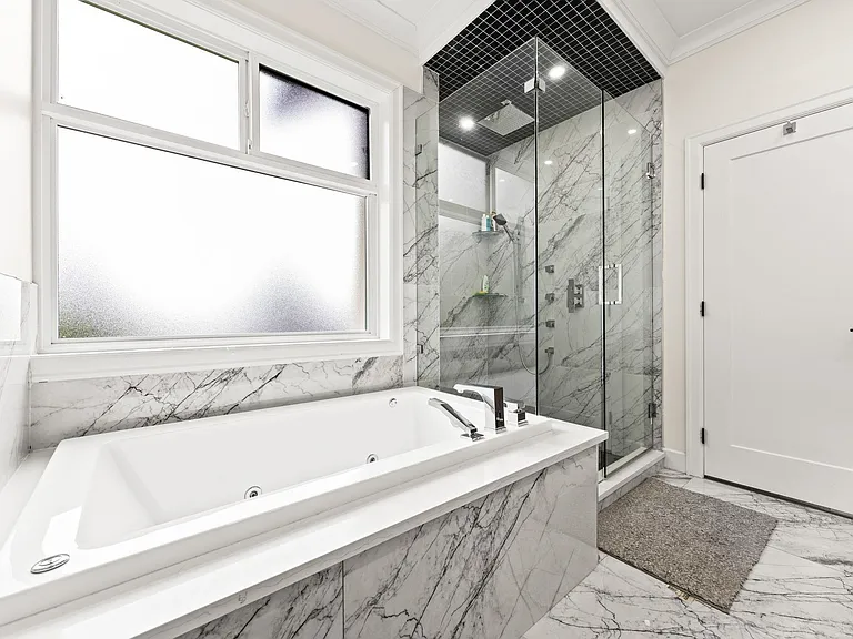 953 Jarvis St — Photo 30