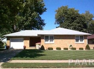 1507 James Rd, Pekin, IL 61554