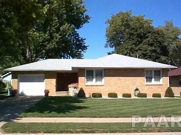 1507 James Rd, Pekin, IL 61554