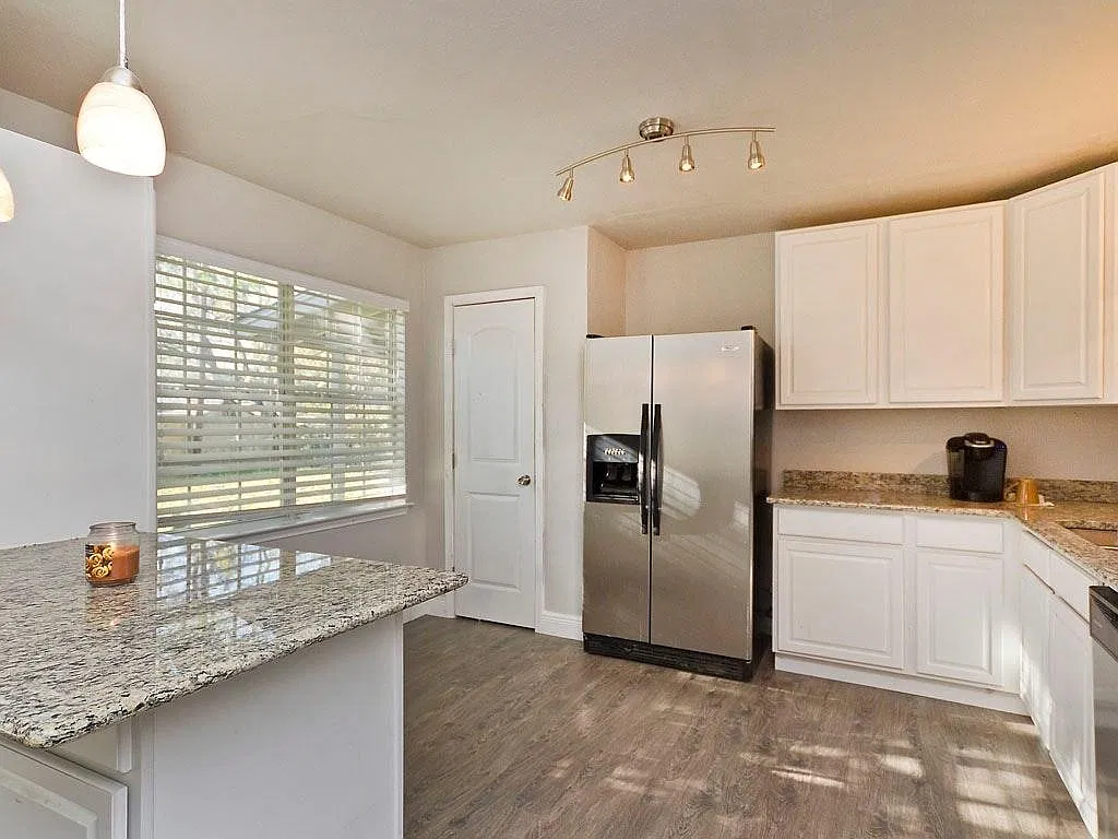 1800 Celeste Circle — Photo 3