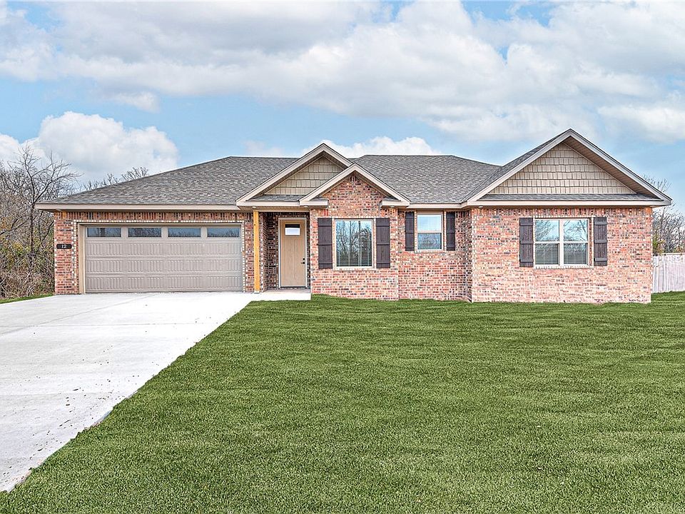 1st image of 12 Dirleton Dr
