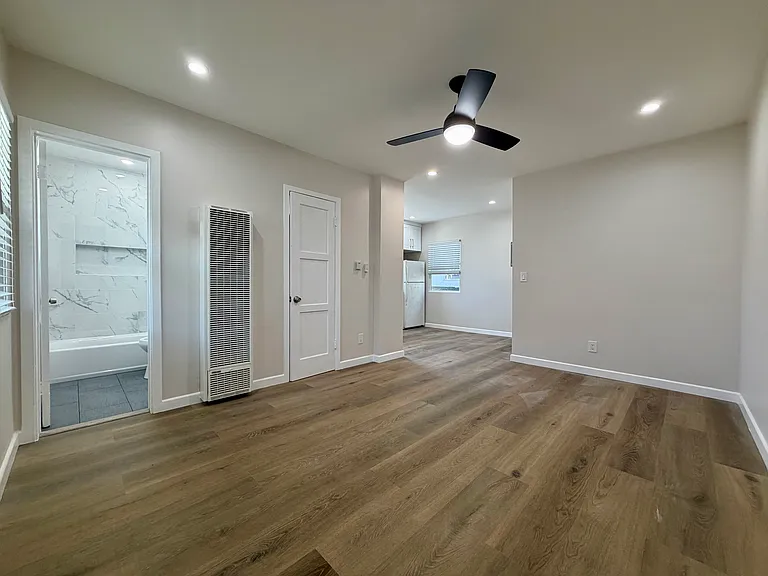 160 Quincy Ave #E — Photo 2