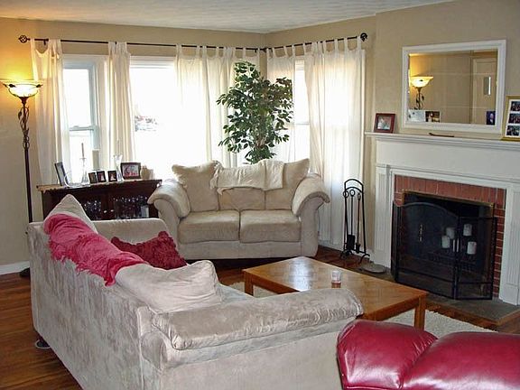 3rd image of 83 Mound St