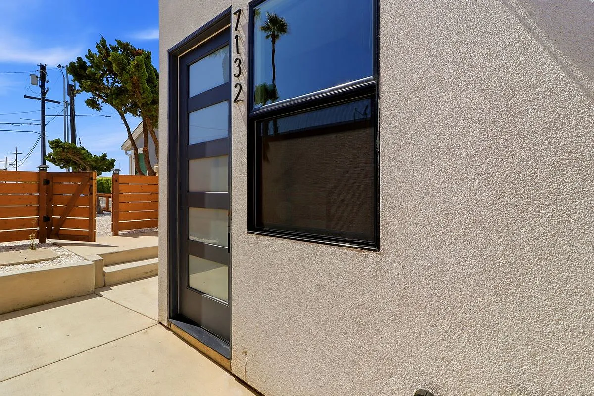 2 bed, 2.0 bath, 1230 sqft, $3,400 — Photo 3