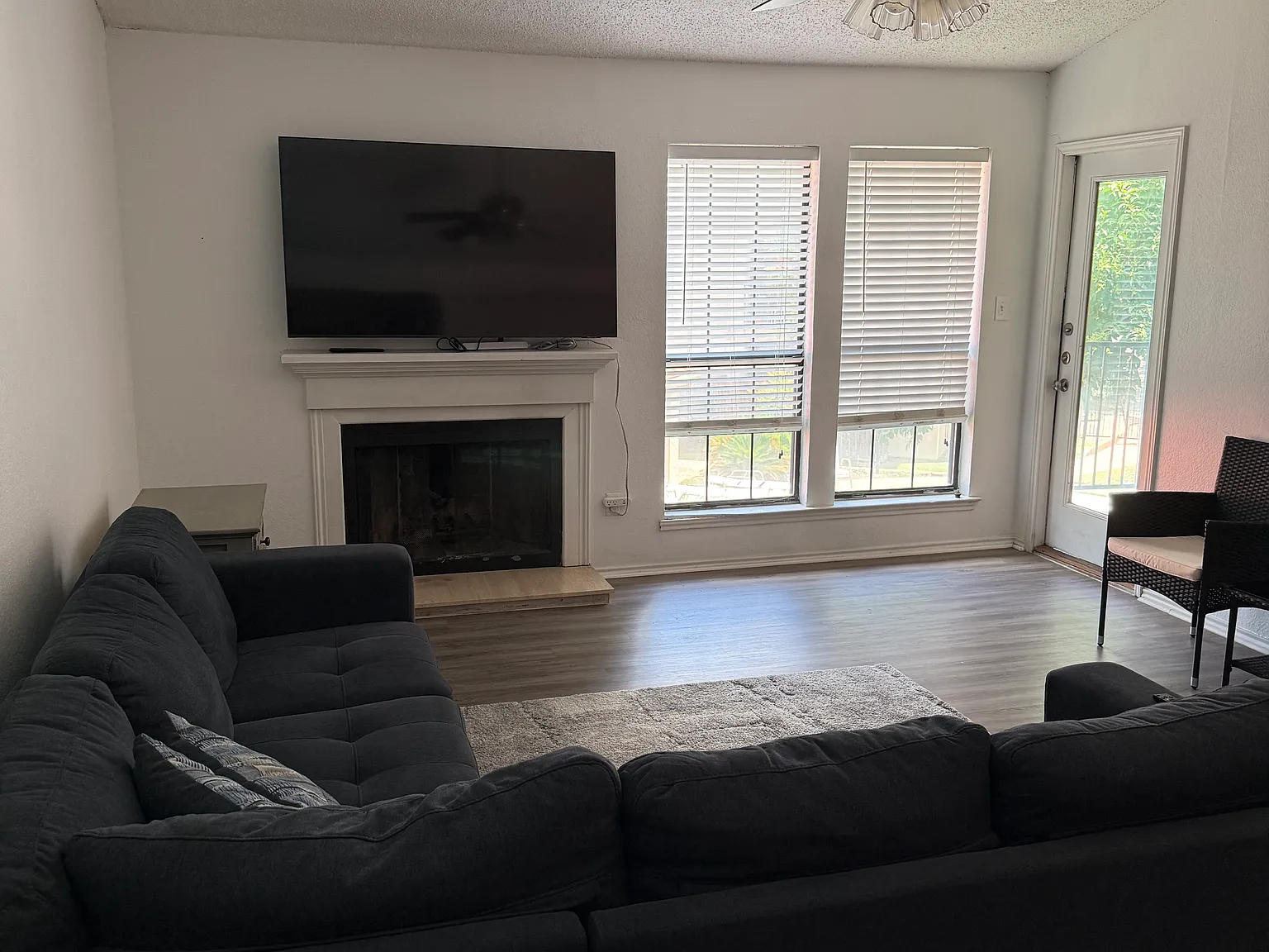 2 bed, 1036 sqft, $1,350 — Photo 1