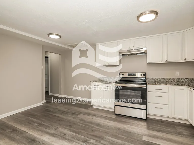 1564893_007_kitchen_7.jpg
