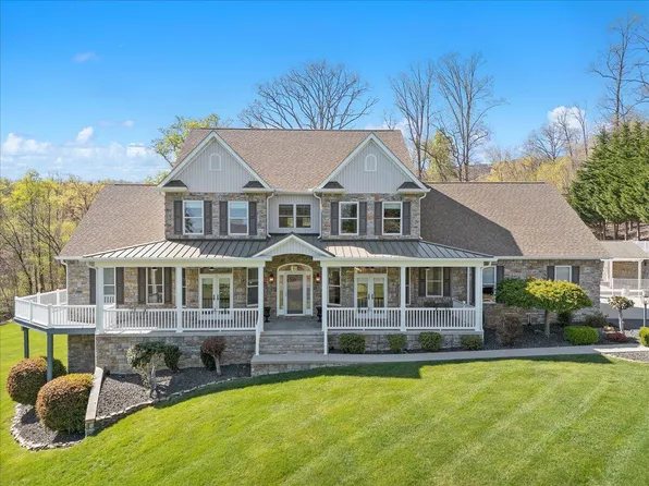 143 Gillie Ln, Blue Ridge, VA 24064