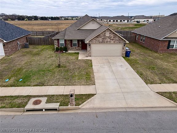 3rd image of 9007 Wildwood Way