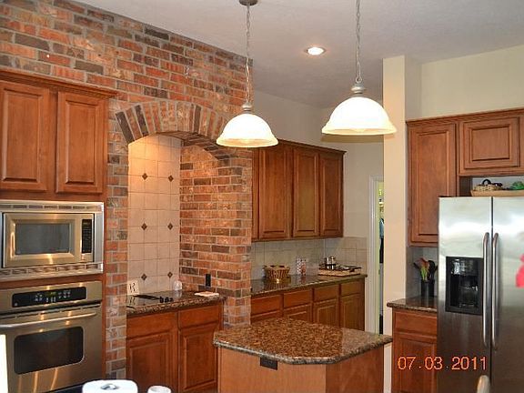 2nd image of 1502 Sue Barnett Dr