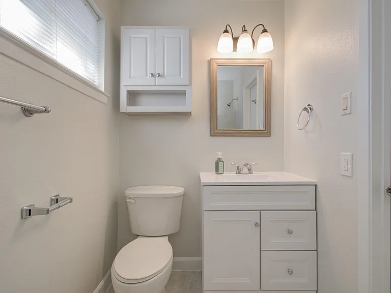 15611 La Casa Ln — Photo 22
