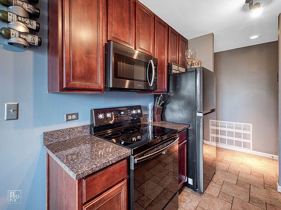 4th image of 5820 Oakwood Dr Unit 3B