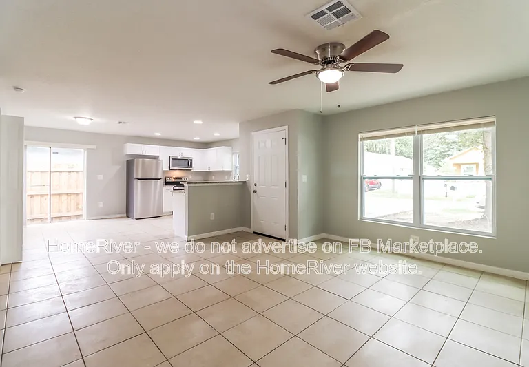2213 E Emma St — Photo 6