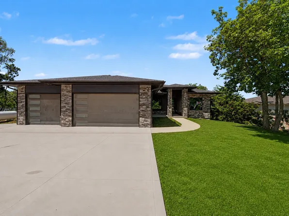 9147 Diamondhead Dr, Dexter, IA 50070