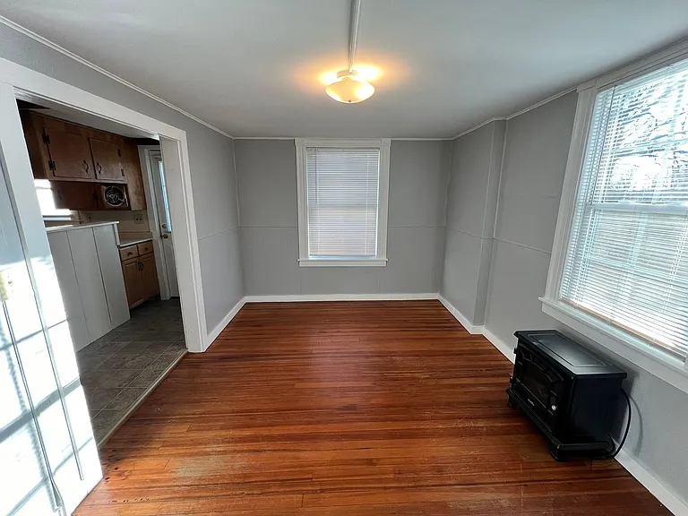 33 South Main Street — Photo 8