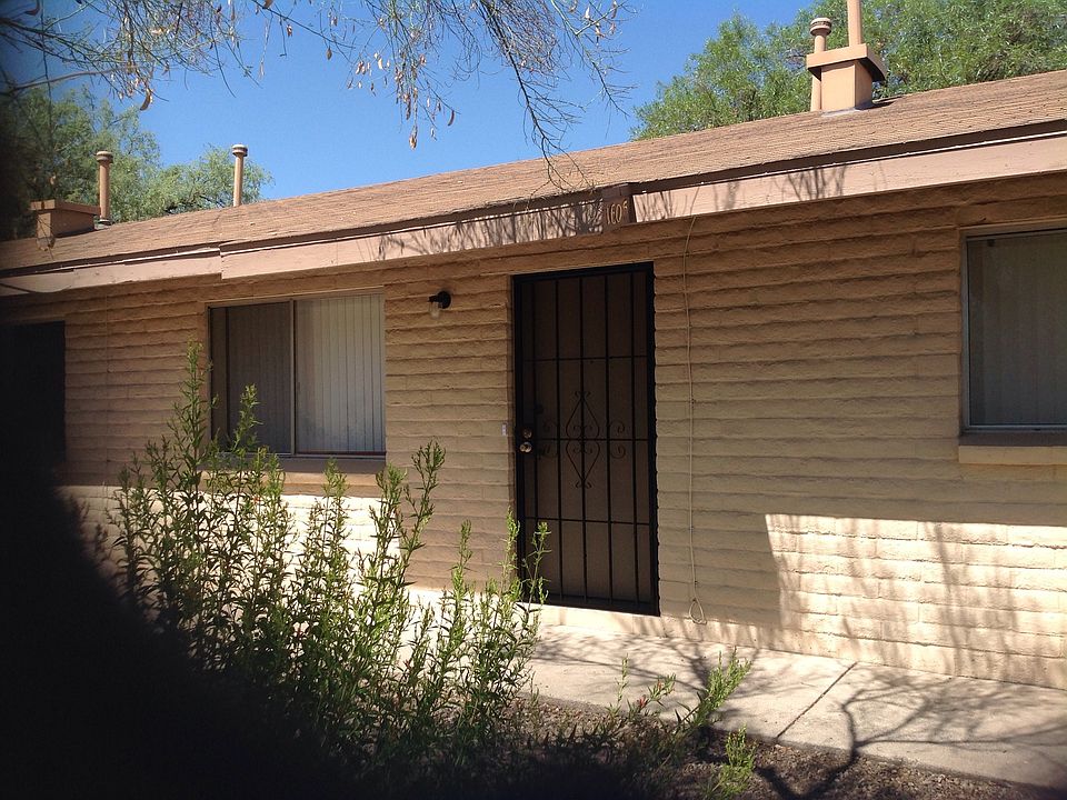 2nd image of 1605 N Louis Ln