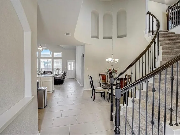 8014 Arezzo Dr — Photo 3