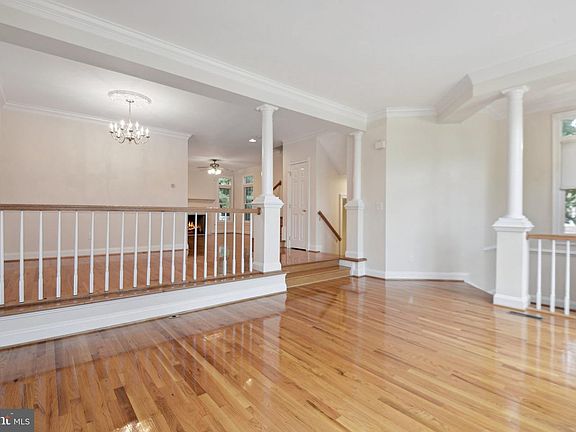 4th image of 2778 Thaxton Ln
