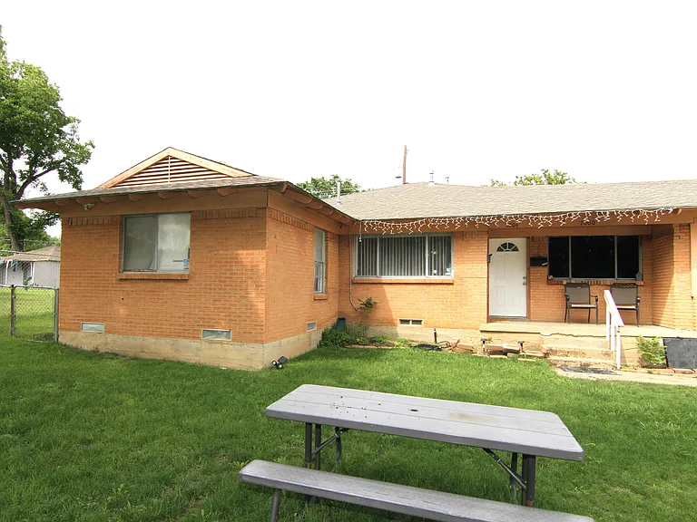 7000 Thurston Dr — Photo 1
